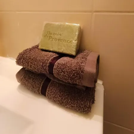 Entre Montagne Et Lavande - Maison Provencale Lägenhet *